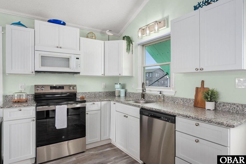 Image 7 of property listing at 218 E Altoona Street, Nags Head, NC 27959