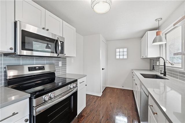 4005 NW 52nd Street, Riverside, MO 64150