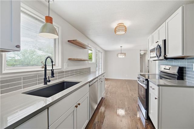 4005 NW 52nd Street, Riverside, MO 64150