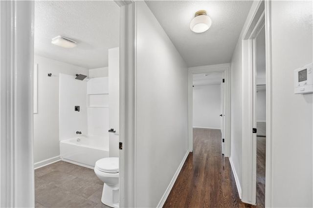 4005 NW 52nd Street, Riverside, MO 64150