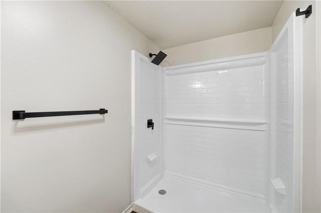 4005 NW 52nd Street, Riverside, MO 64150