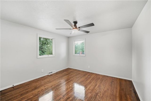 4005 NW 52nd Street, Riverside, MO 64150