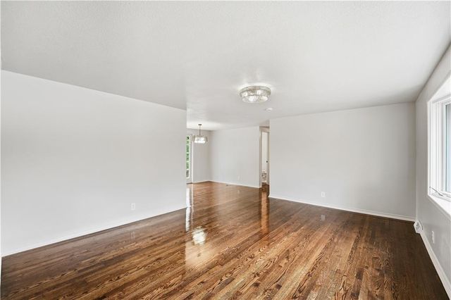 4005 NW 52nd Street, Riverside, MO 64150