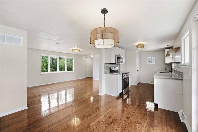 4005 NW 52nd Street, Riverside, MO 64150