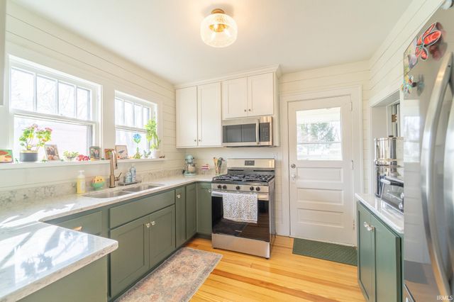 207 E John Street, Nappanee, IN 46550