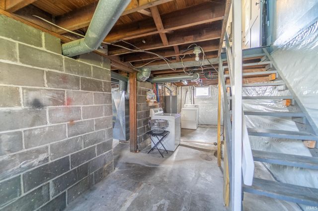 207 E John Street, Nappanee, IN 46550