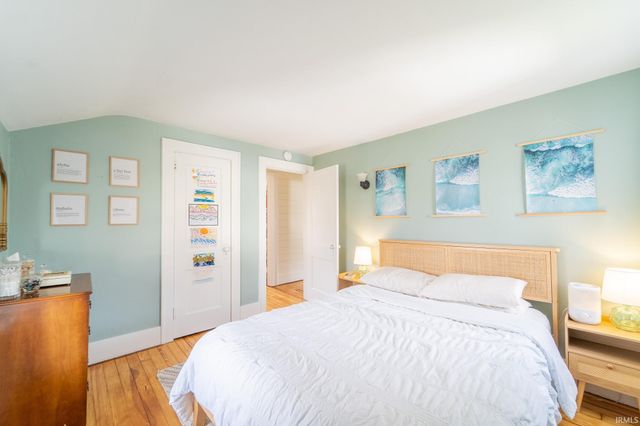 207 E John Street, Nappanee, IN 46550