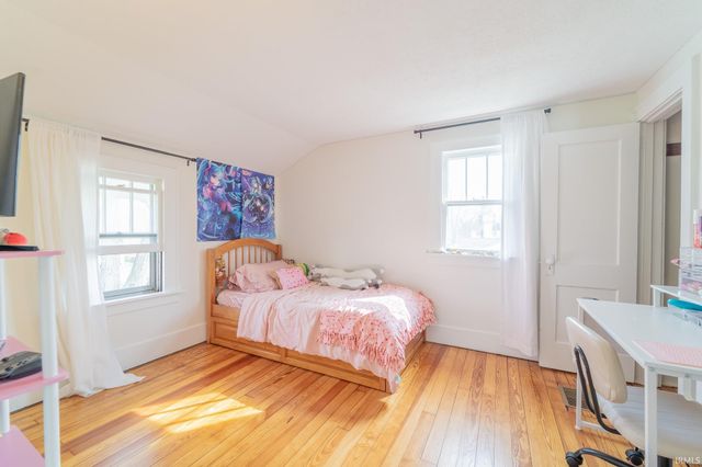 207 E John Street, Nappanee, IN 46550