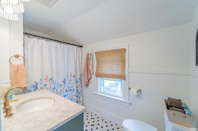 207 E John Street, Nappanee, IN 46550