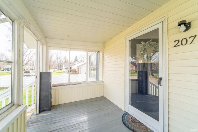 207 E John Street, Nappanee, IN 46550