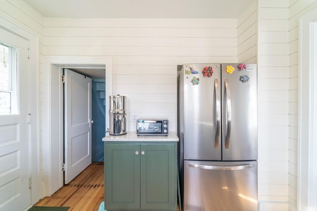 207 E John Street, Nappanee, IN 46550