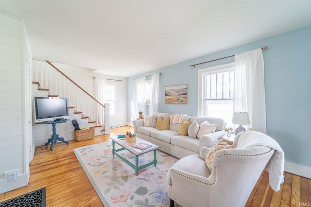 207 E John Street, Nappanee, IN 46550