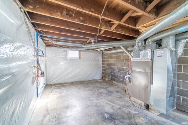 207 E John Street, Nappanee, IN 46550