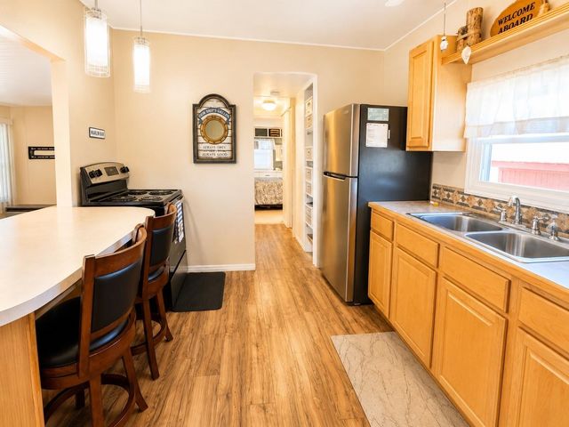 6921 MARLIN LANE, Bradenton, FL 34207