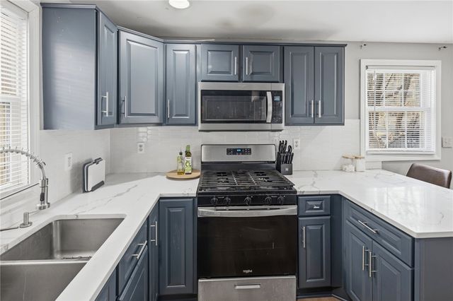 135 Seamans Street 1, Providence, RI 02908