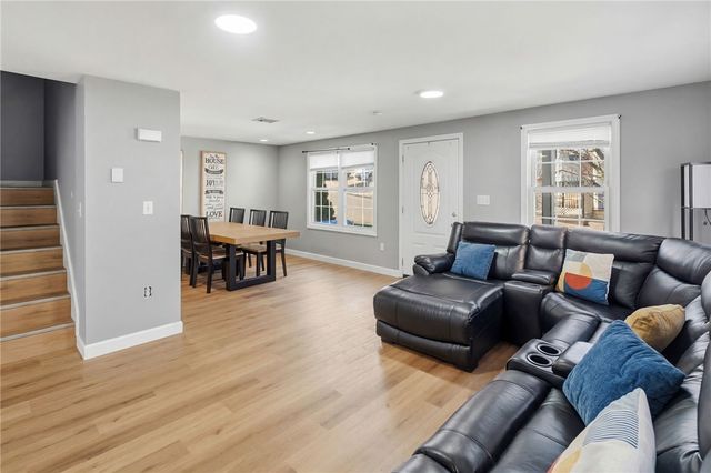 135 Seamans Street 1, Providence, RI 02908