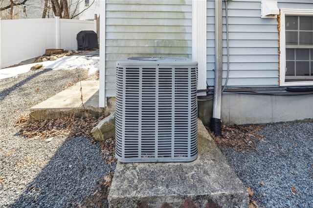 135 Seamans Street 1, Providence, RI 02908