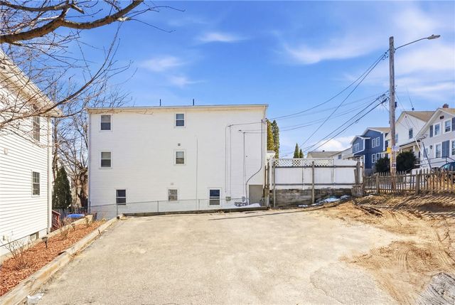 135 Seamans Street 1, Providence, RI 02908