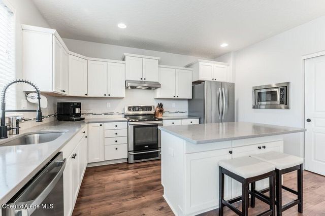 6062 W Lofty Ridge St, Rathdrum, ID 83858