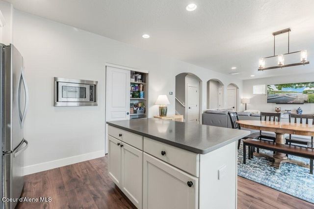6062 W Lofty Ridge St, Rathdrum, ID 83858