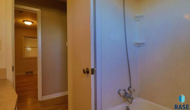 1909 S Cardinal Dr Drive, Sioux Falls, SD 57105