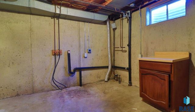 1909 S Cardinal Dr Drive, Sioux Falls, SD 57105