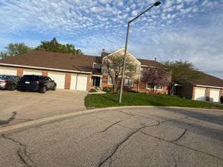 107 Autumn Court 107, Buffalo Grove, IL 60089