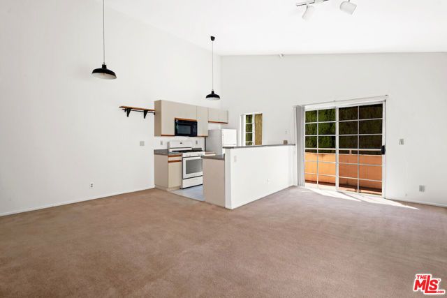 607 N Rossmore Avenue 205, Los Angeles, CA 90004