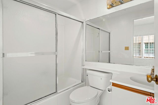 607 N Rossmore Avenue 205, Los Angeles, CA 90004