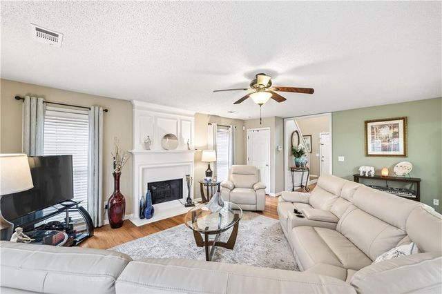 914 Wenham Lane, Lawrenceville, GA 30044