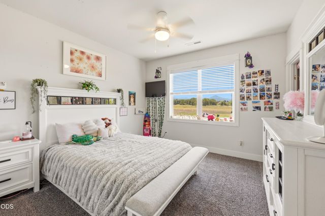 37 Terra Linda Court, Eagle Point, OR 97524