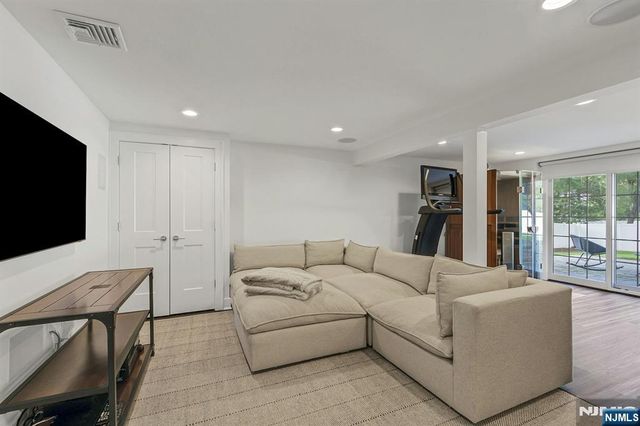 547 Ruckman Road, Closter, NJ 07624