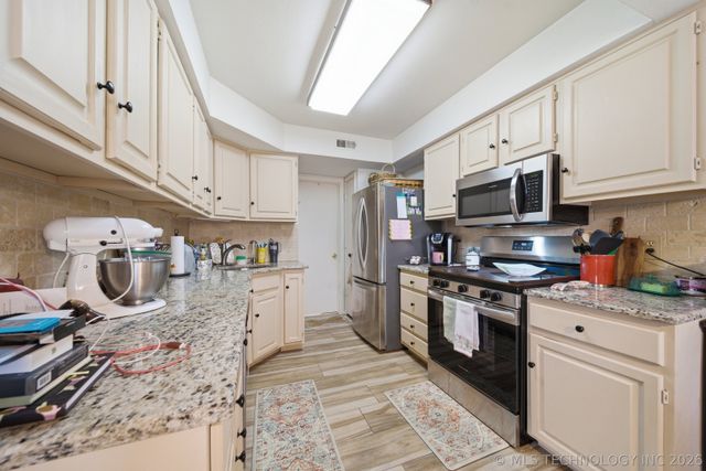 4608 E 93rd Court 19D, Tulsa, OK 74137