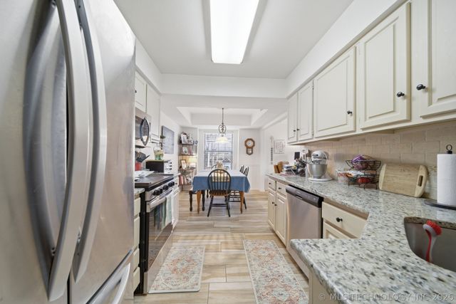 4608 E 93rd Court 19D, Tulsa, OK 74137