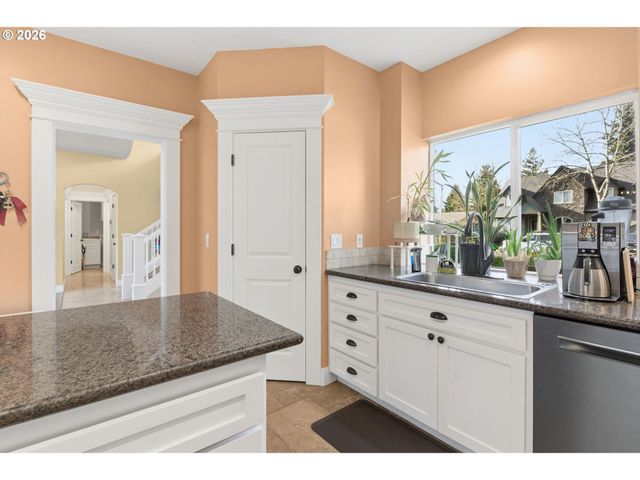 475 SALTY Way, Eugene, OR 97404