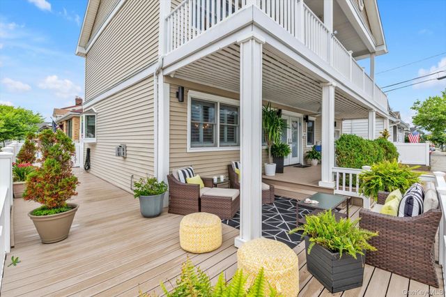 625 W Walnut Street, Long Beach, NY 11561