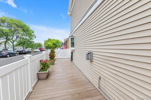 625 W Walnut Street, Long Beach, NY 11561