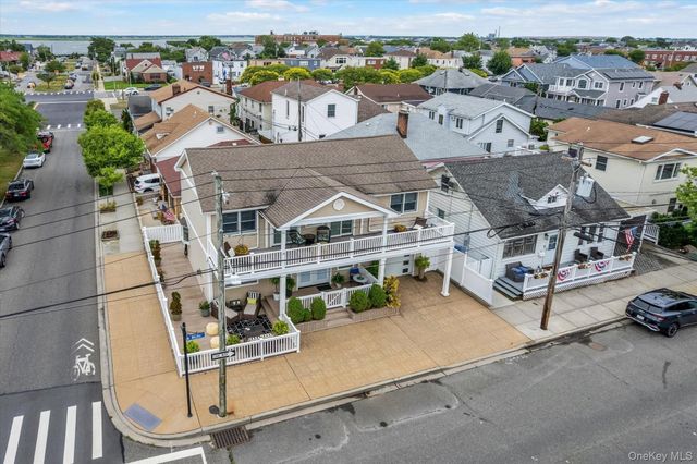 625 W Walnut Street, Long Beach, NY 11561