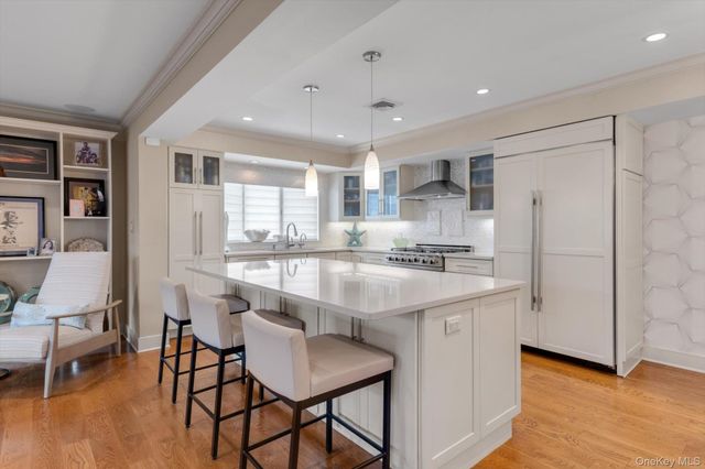 625 W Walnut Street, Long Beach, NY 11561