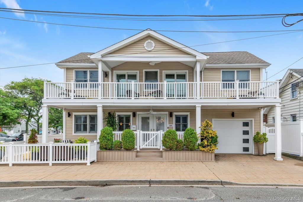 625 W Walnut Street, Long Beach, NY 11561