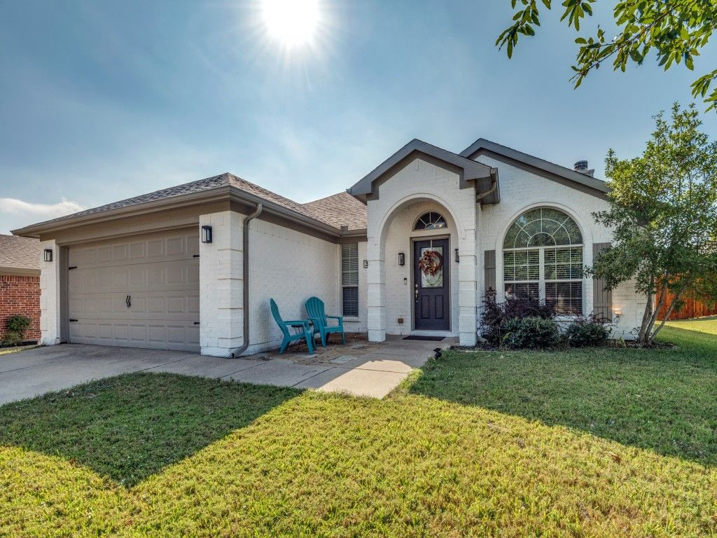 312 Sagebrush Lane, Waxahachie, TX 75165