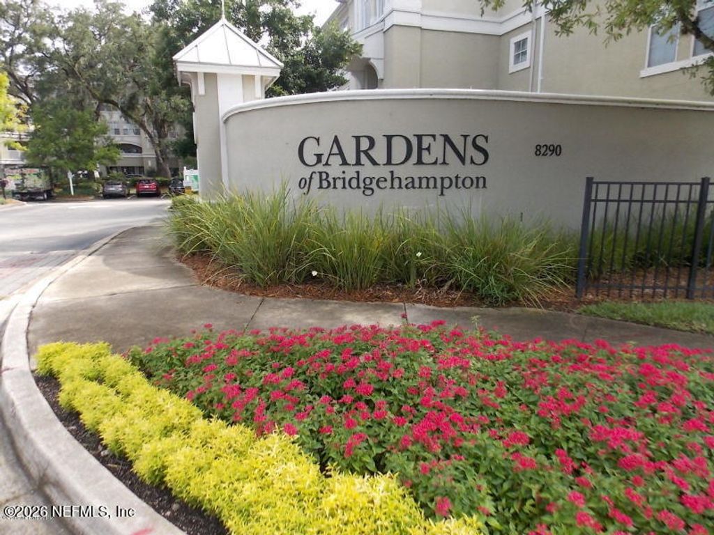 8290 GATE Parkway W 916, Jacksonville, FL 32216