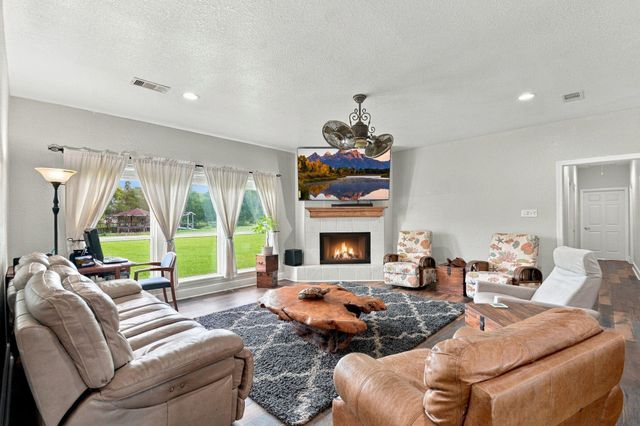 2627 Avenue L, Santa Fe, TX 77510