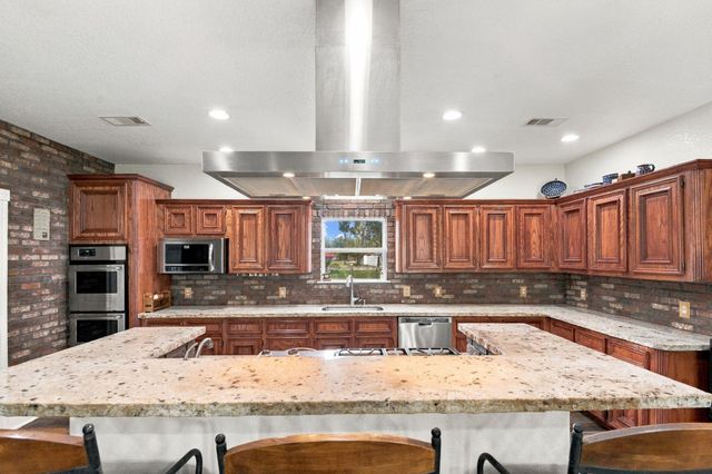 2627 Avenue L, Santa Fe, TX 77510