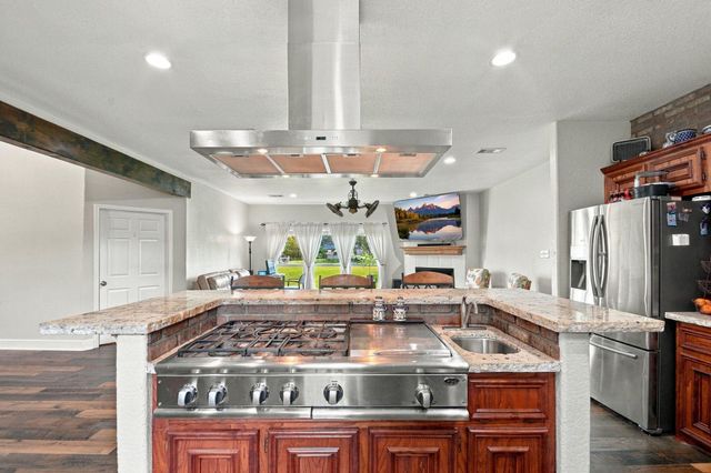2627 Avenue L, Santa Fe, TX 77510