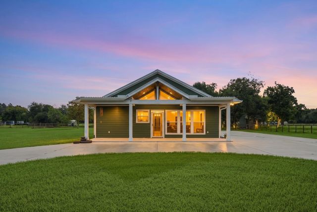 2627 Avenue L, Santa Fe, TX 77510