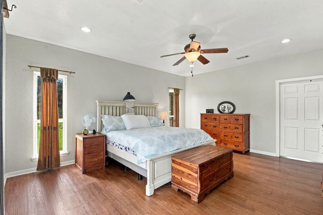 2627 Avenue L, Santa Fe, TX 77510