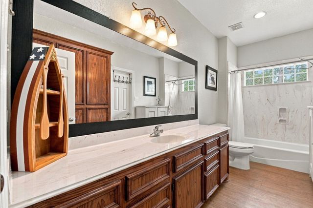 2627 Avenue L, Santa Fe, TX 77510