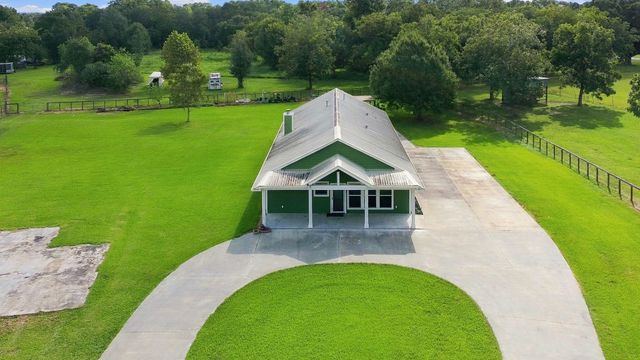 2627 Avenue L, Santa Fe, TX 77510