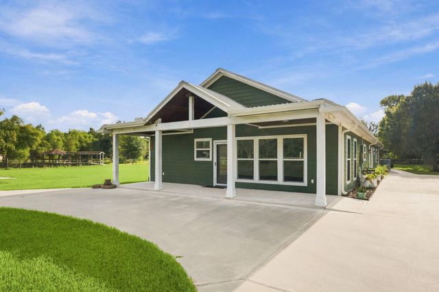 2627 Avenue L, Santa Fe, TX 77510